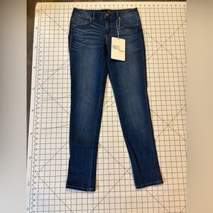 NWT 1822 Denim Women’s Size 6/28 Blue Vintage Dem Ankle Skinny Jeans